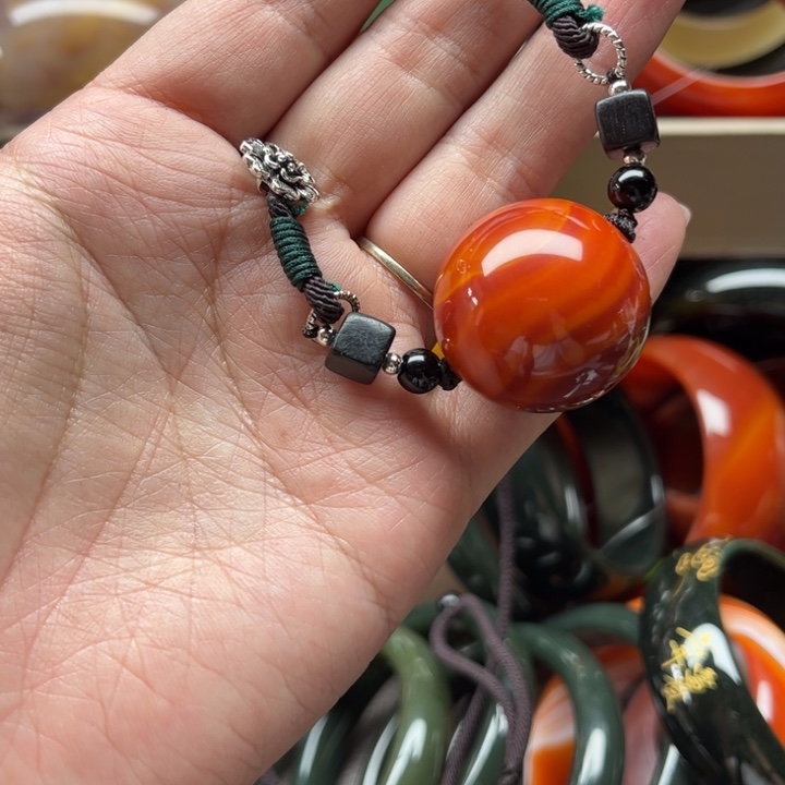 玛瑙/玉髓手镯未镶嵌