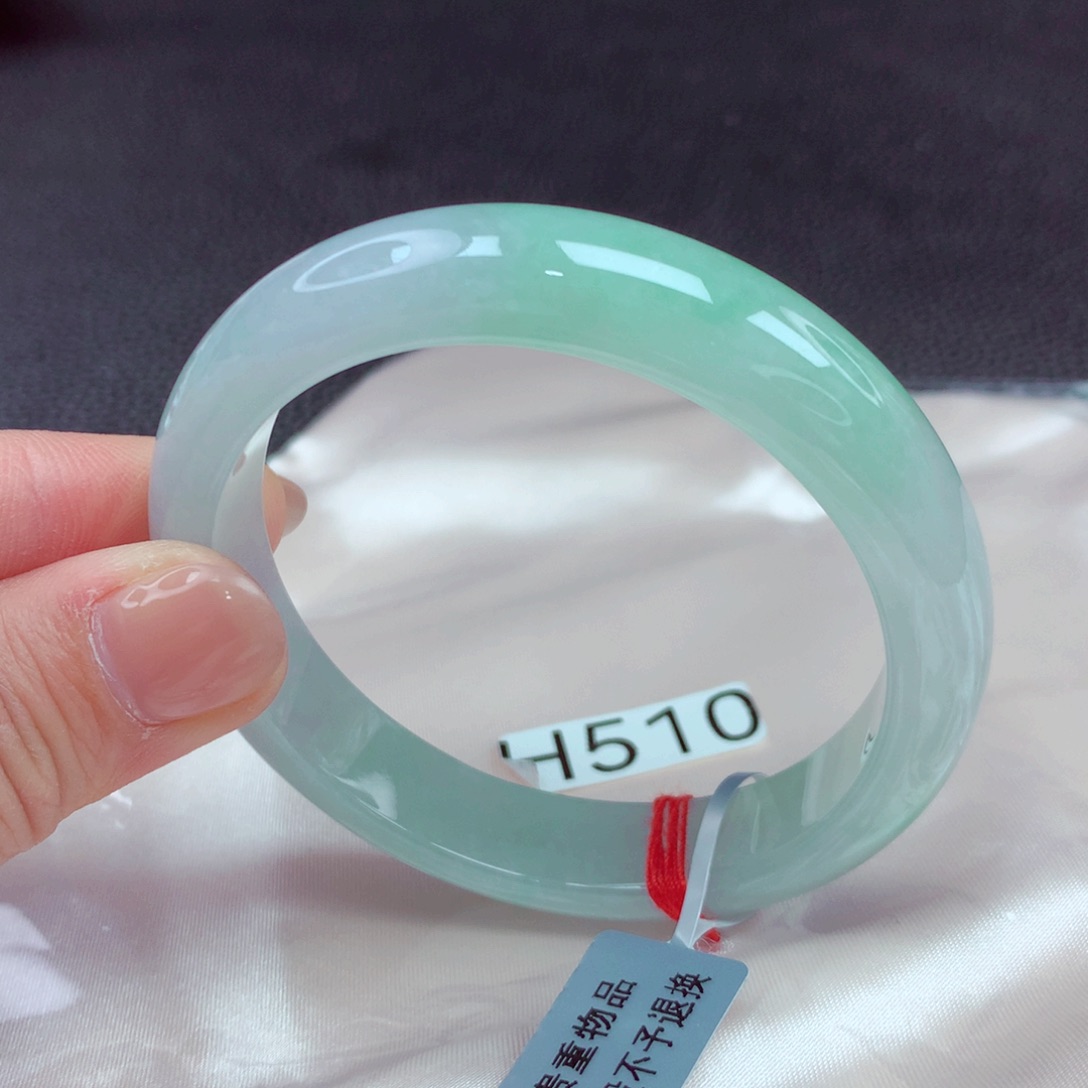 翡翠手镯未镶嵌手镯88