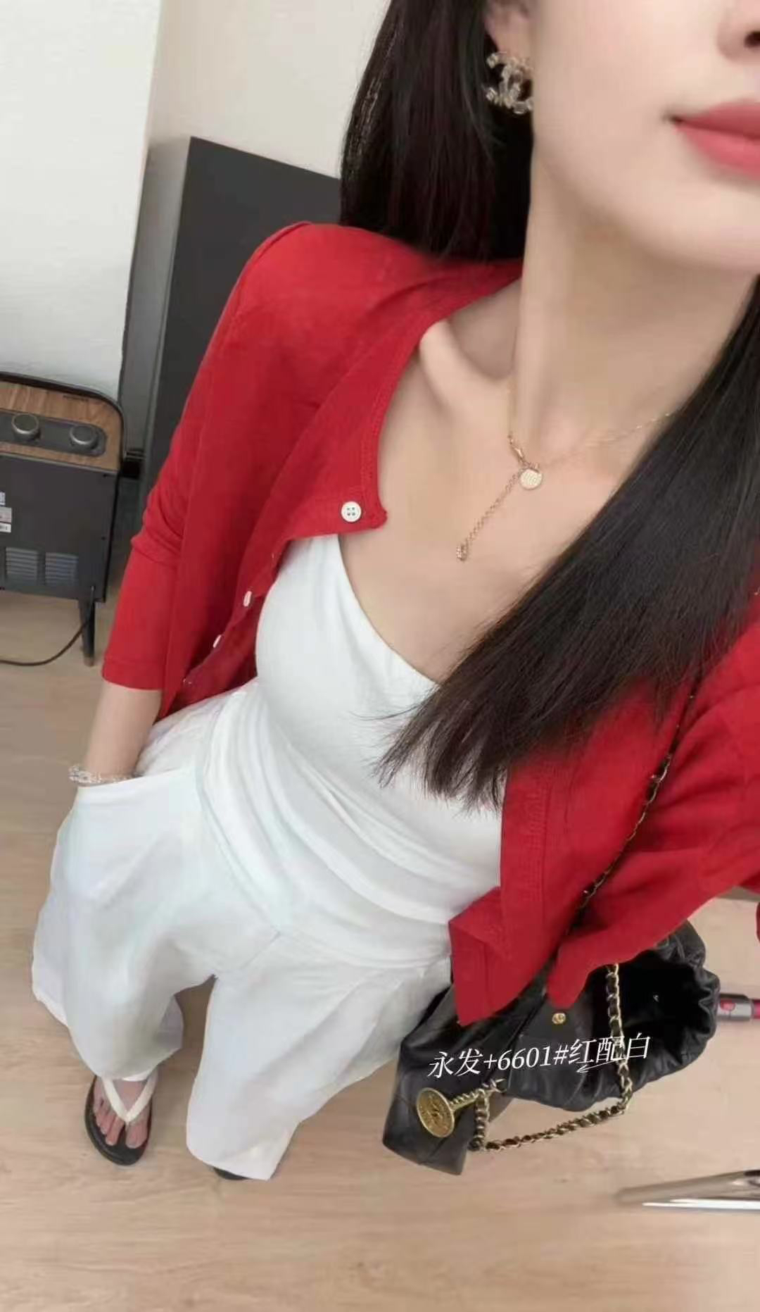 实体店清仓ON退ON换打底小衫