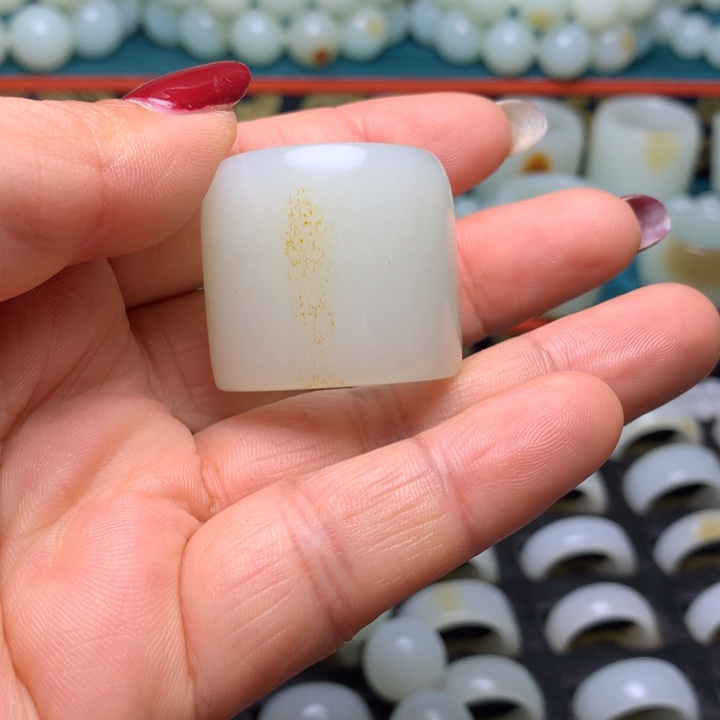 颈饰未镶嵌和田玉昱*粒