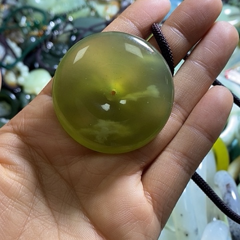 岫玉颈饰未镶嵌一个