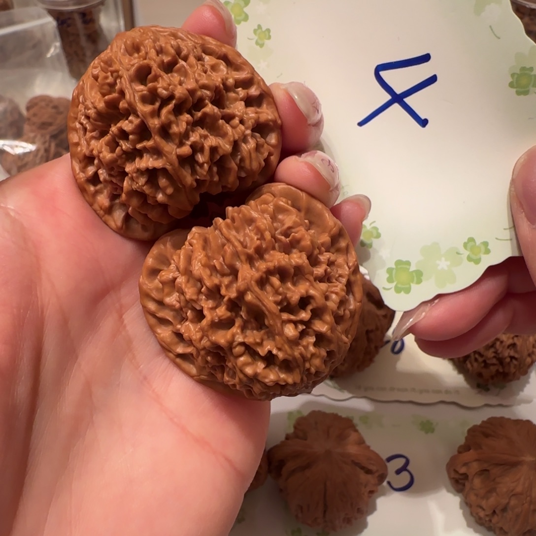 文玩核桃吊坠4号满天星4.1