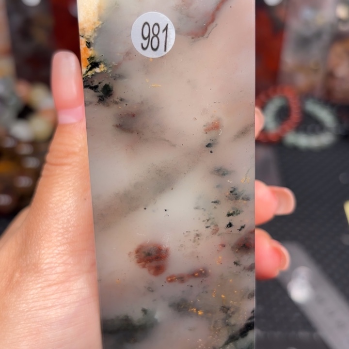 石材桂林鸡血意境摆件，编号:981