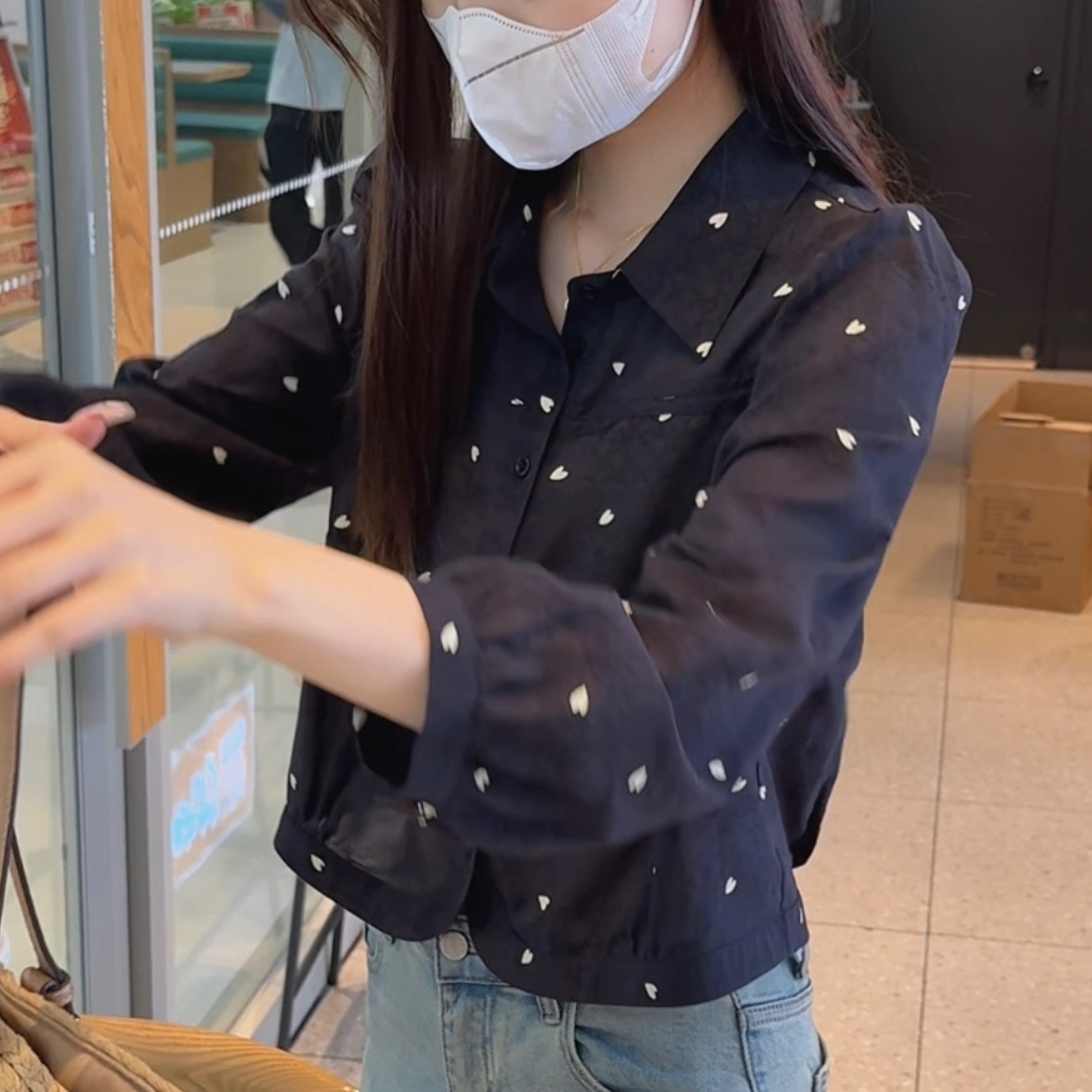 【大脸哈】2025新款气质翻领爱心图案长袖衬衫女宽松休闲显瘦上衣