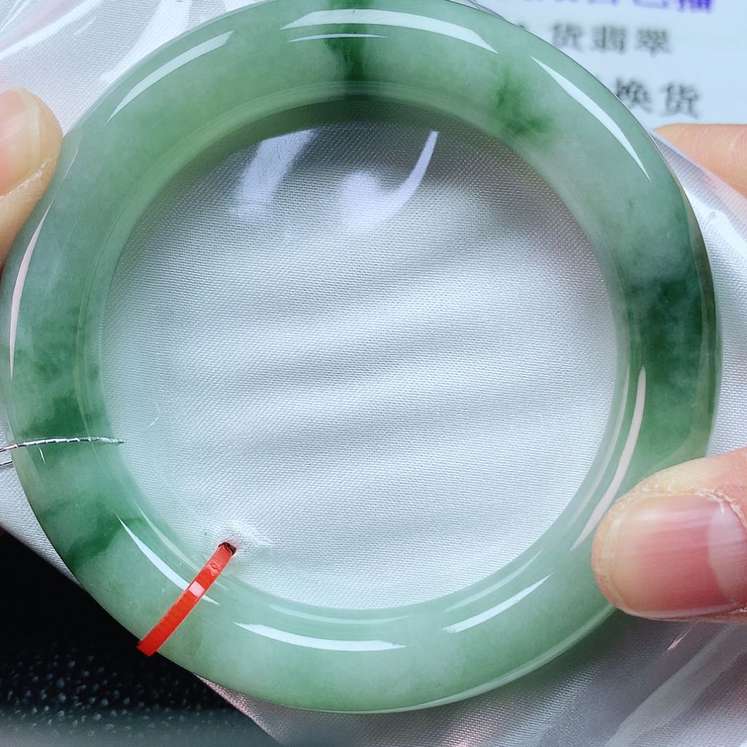 翡翠手镯未镶嵌56胖