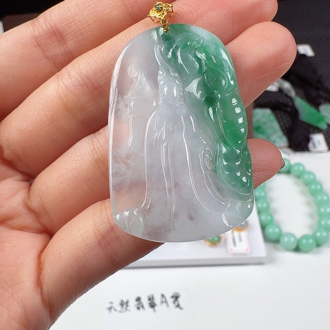 翡翠18K金镶嵌颈饰