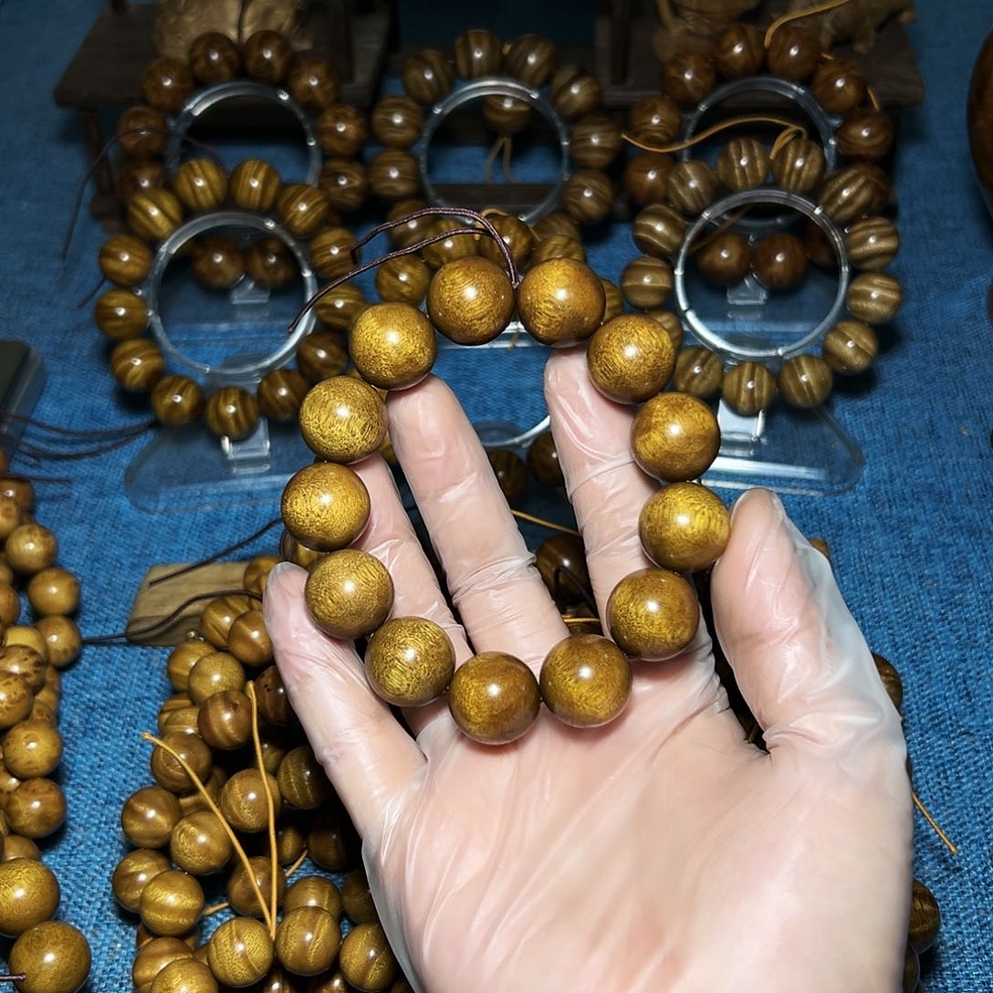 金丝楠人****5金丝楠枯木老料玻璃底1.8