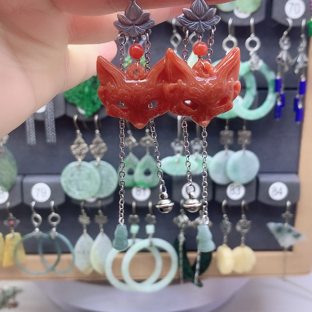 翡翠未镶嵌耳饰精美