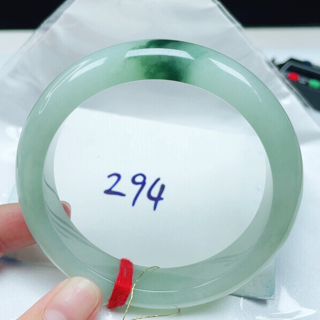 翡翠未镶嵌手镯正圈58