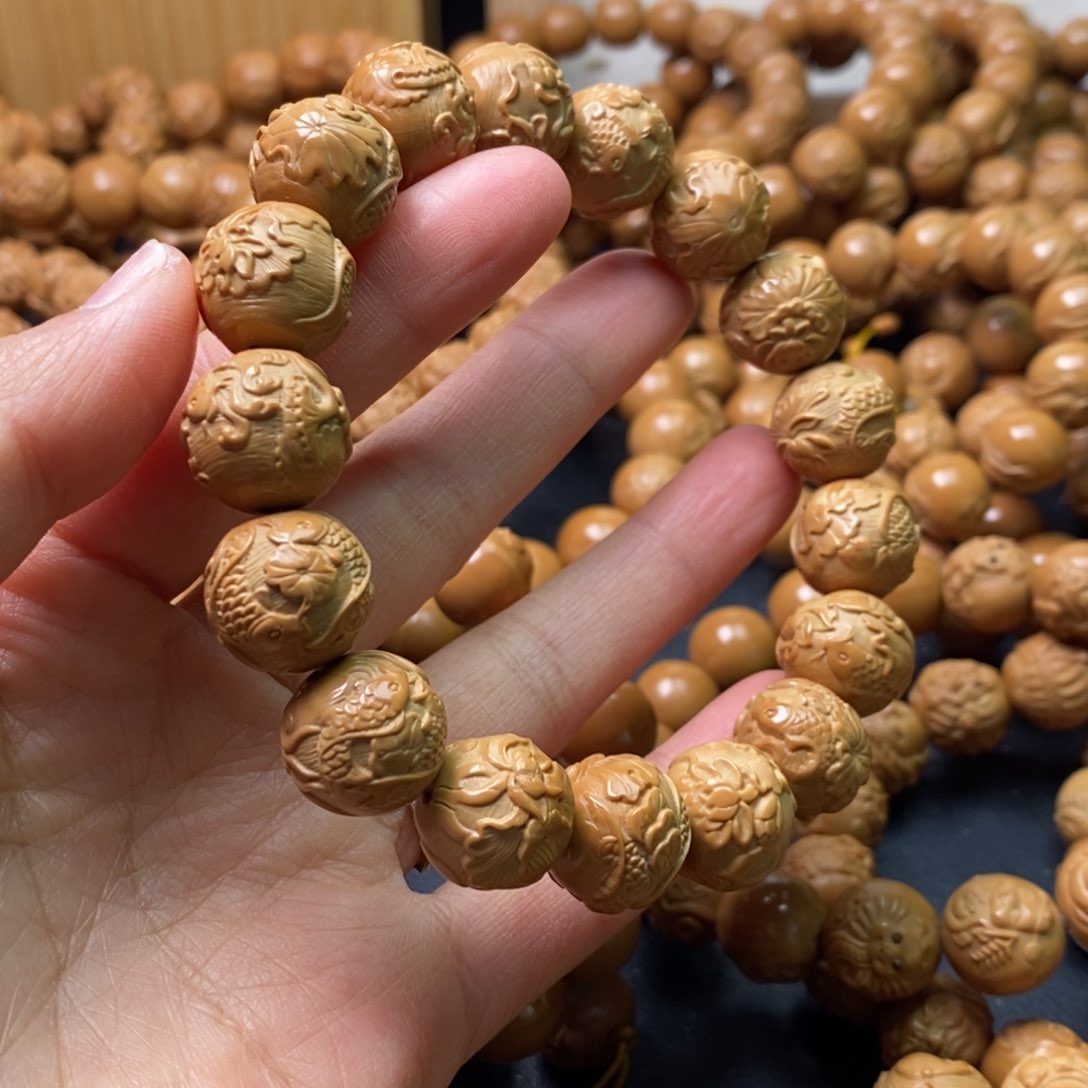 猴头核桃吊坠鱼戏莲花