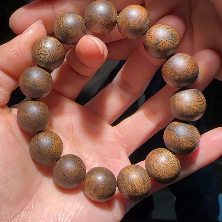 沉香手串透顶绿1.5手串20克+