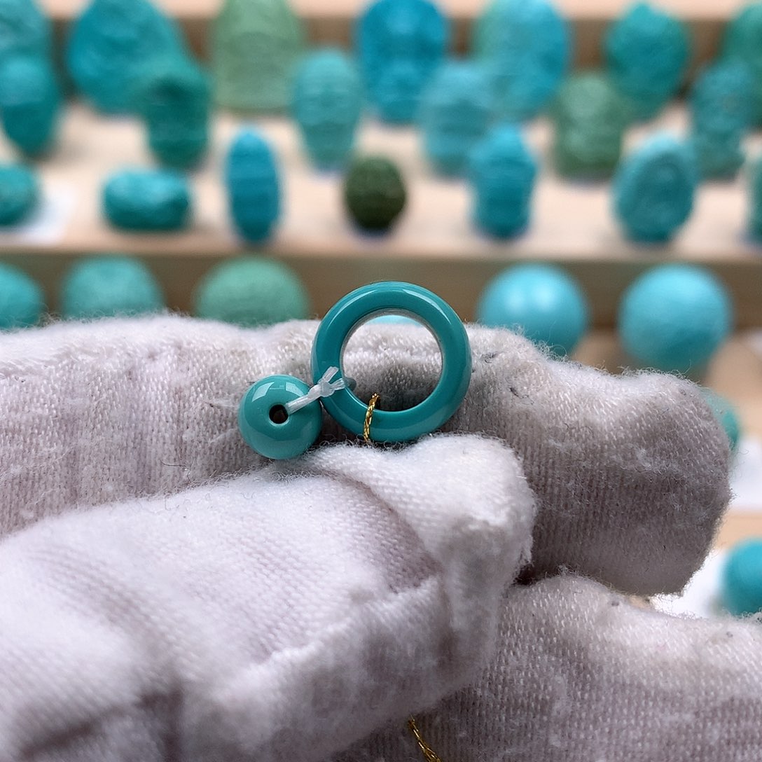 绿松石配饰未镶嵌