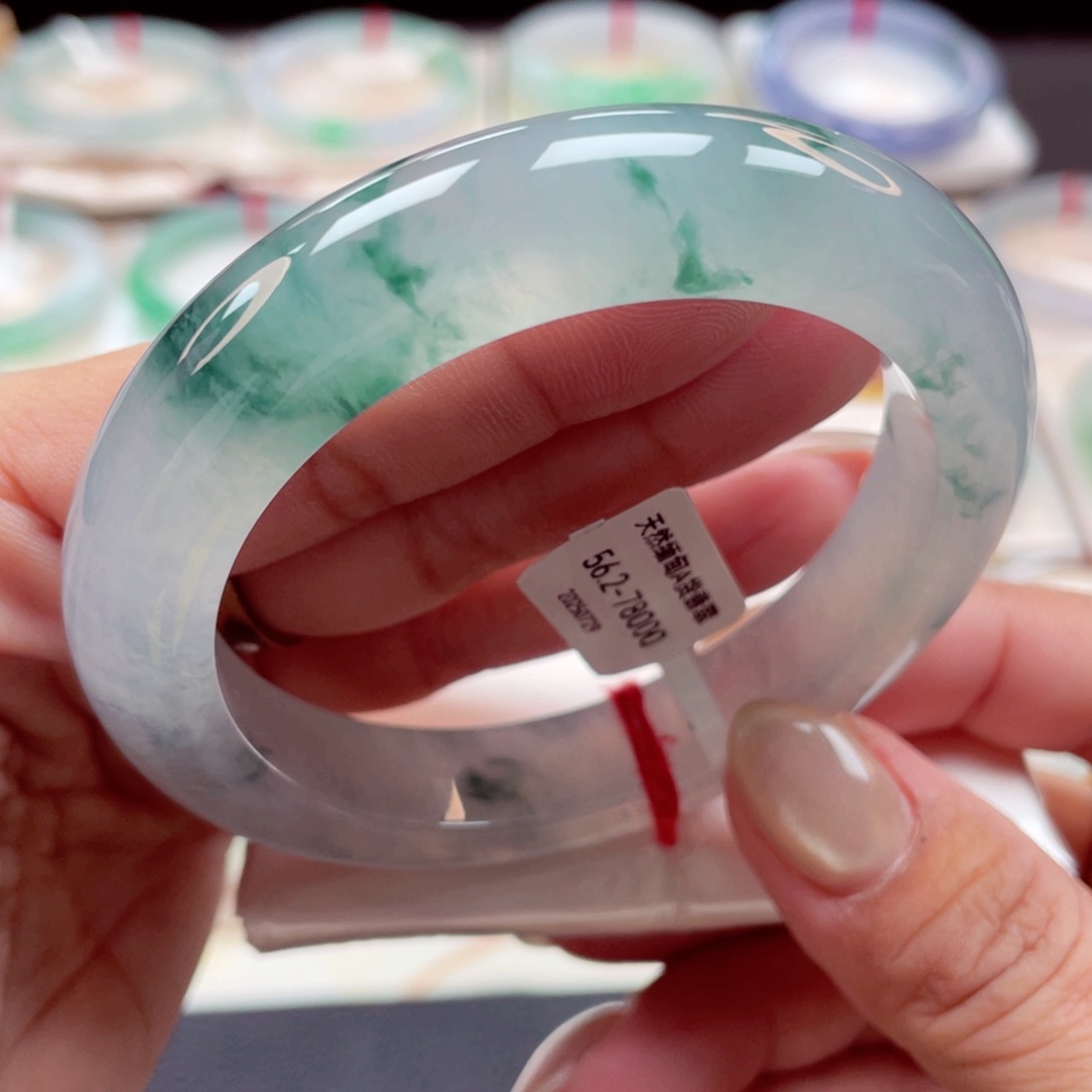 翡翠手镯未镶嵌灵逸飘动冰透起荧光飘花5657强推 敏04