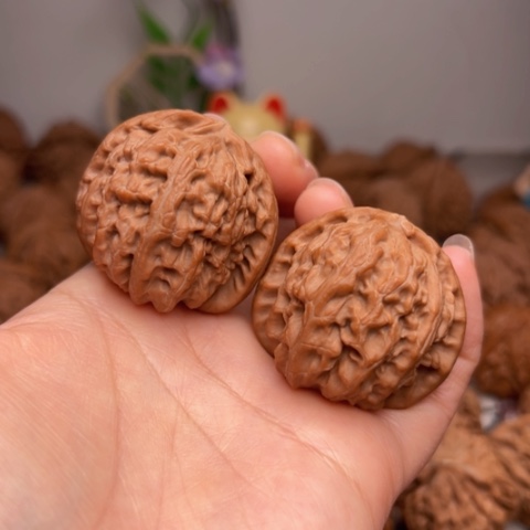 吊坠文玩核桃39全品白狮子有点黄尖