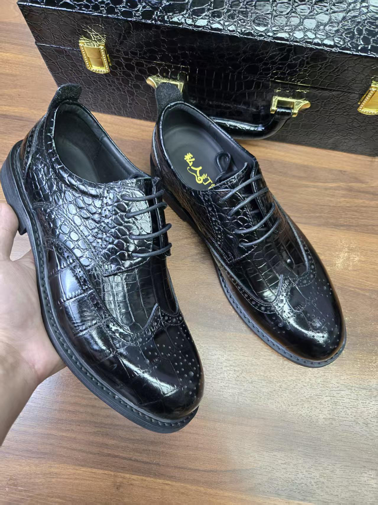 鳄鱼皮布洛克商务皮鞋真皮大底固特异工艺男鞋