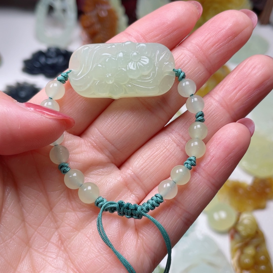 蛇纹石玉颈饰未镶嵌