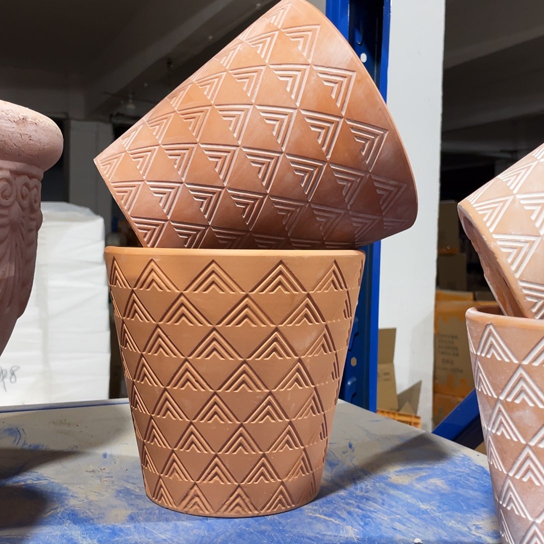 口18×17     红陶  雾化白  备注发1