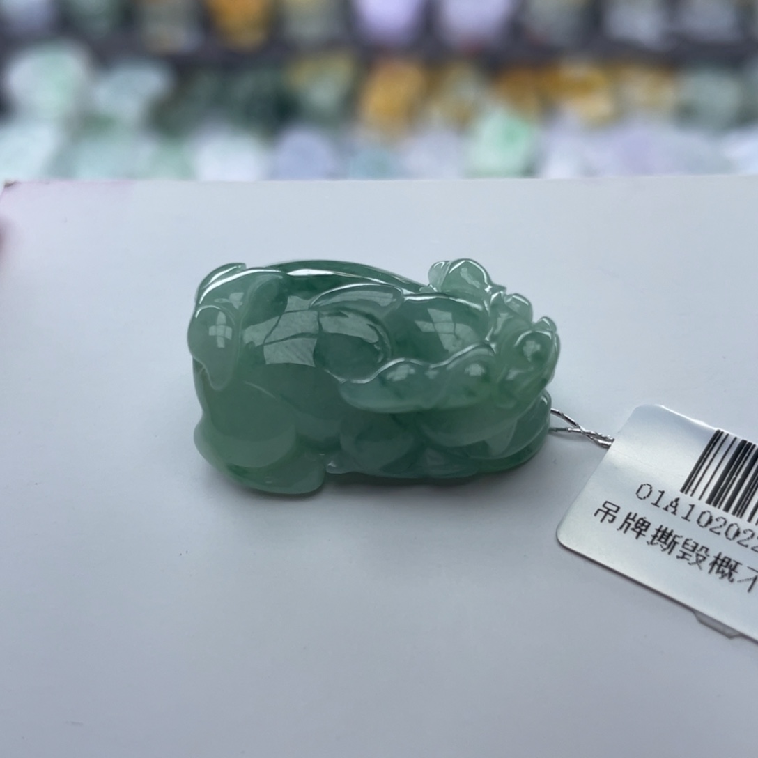翡翠颈饰未镶嵌貔貅