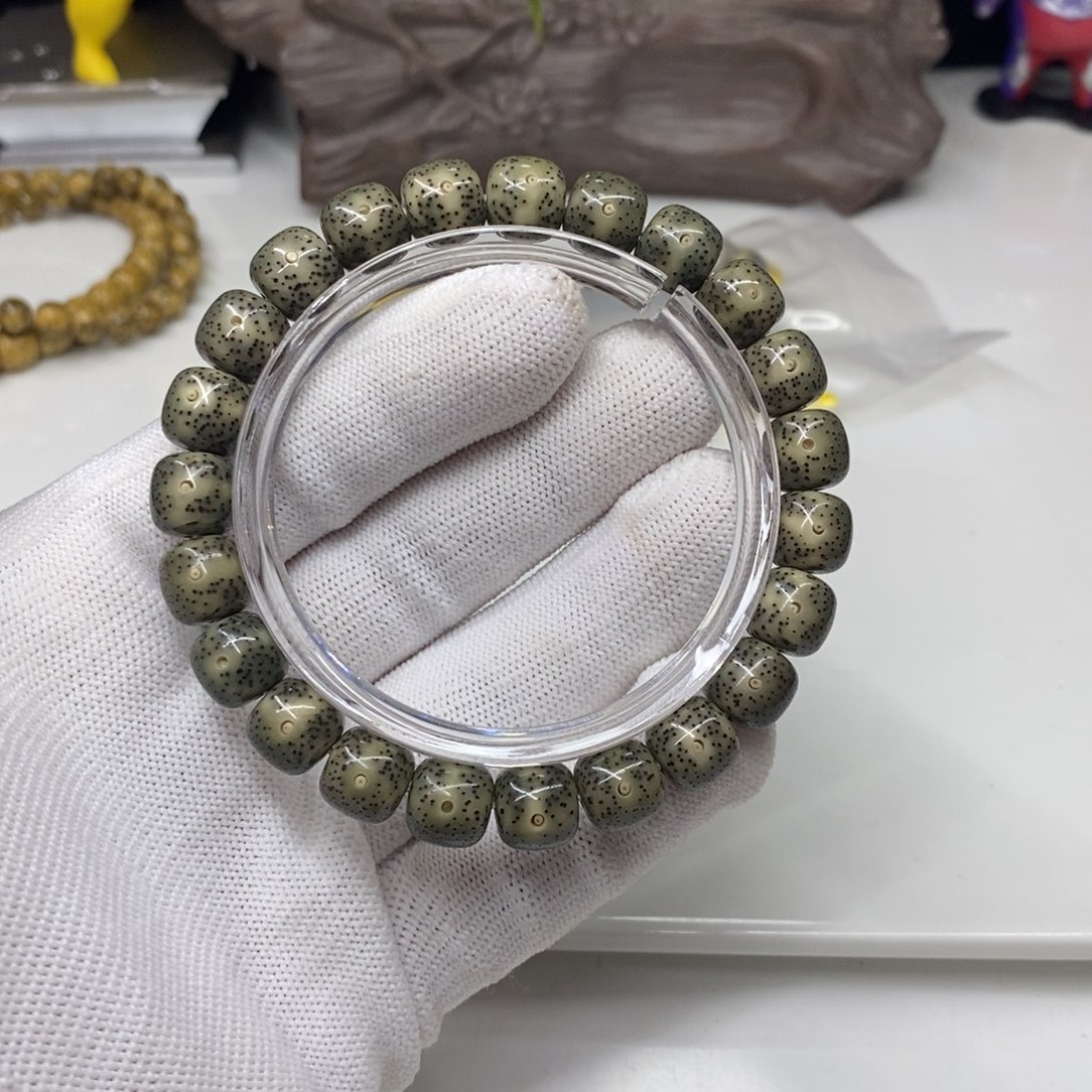 吊坠星月菩提10x9满绿