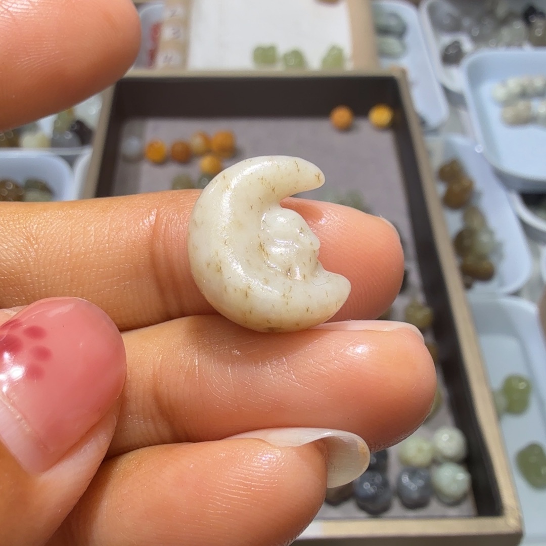 和田玉未镶嵌珠宝奇石