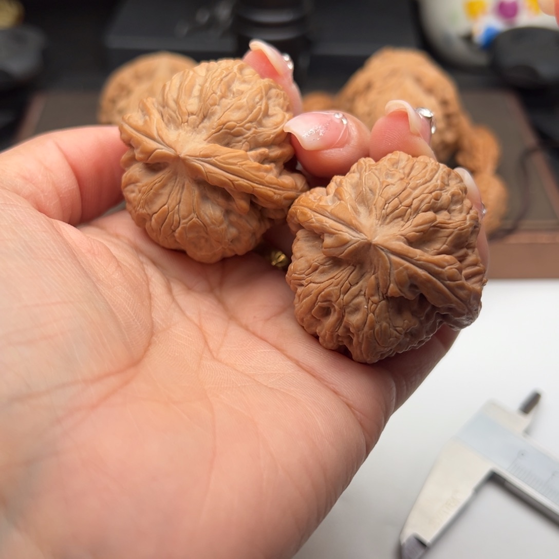 文玩核桃把件红锦鲤42