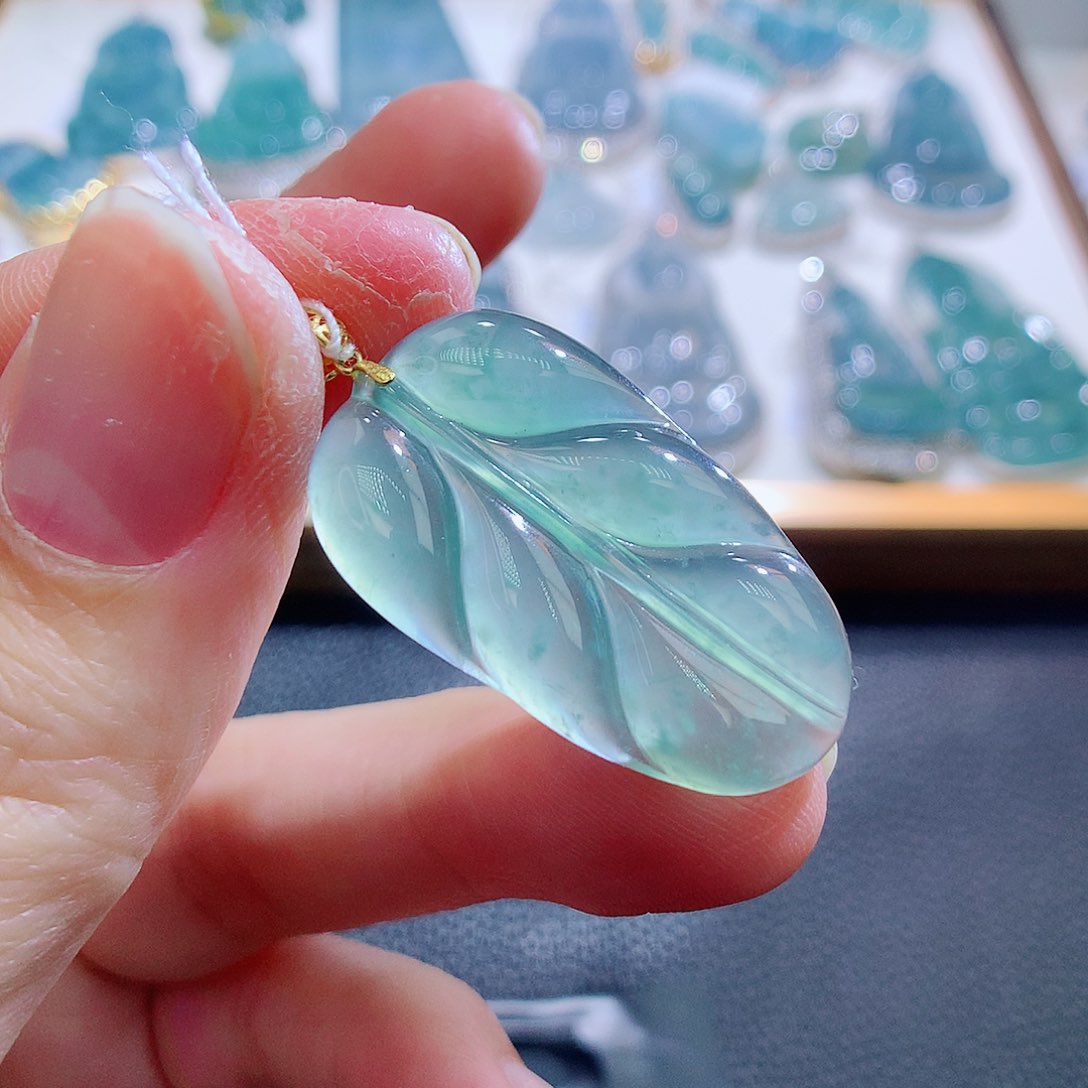 翡翠颈饰18K金镶嵌翡翠