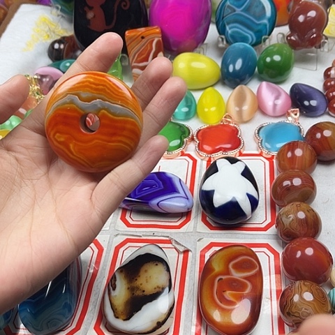 玛瑙/玉髓颈饰未镶嵌