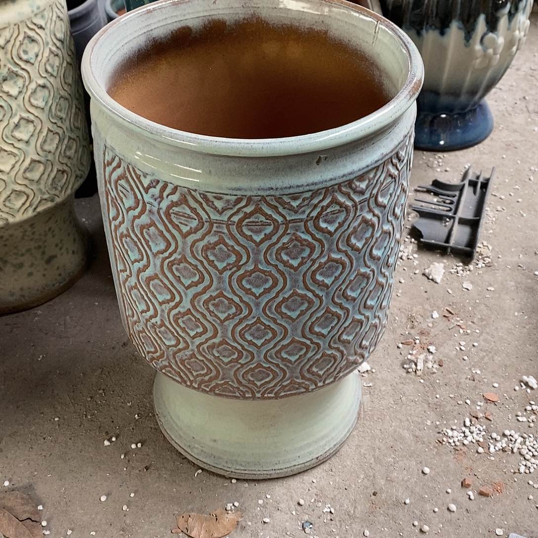 紫砂花盆瑕疵20/30:8。jjz