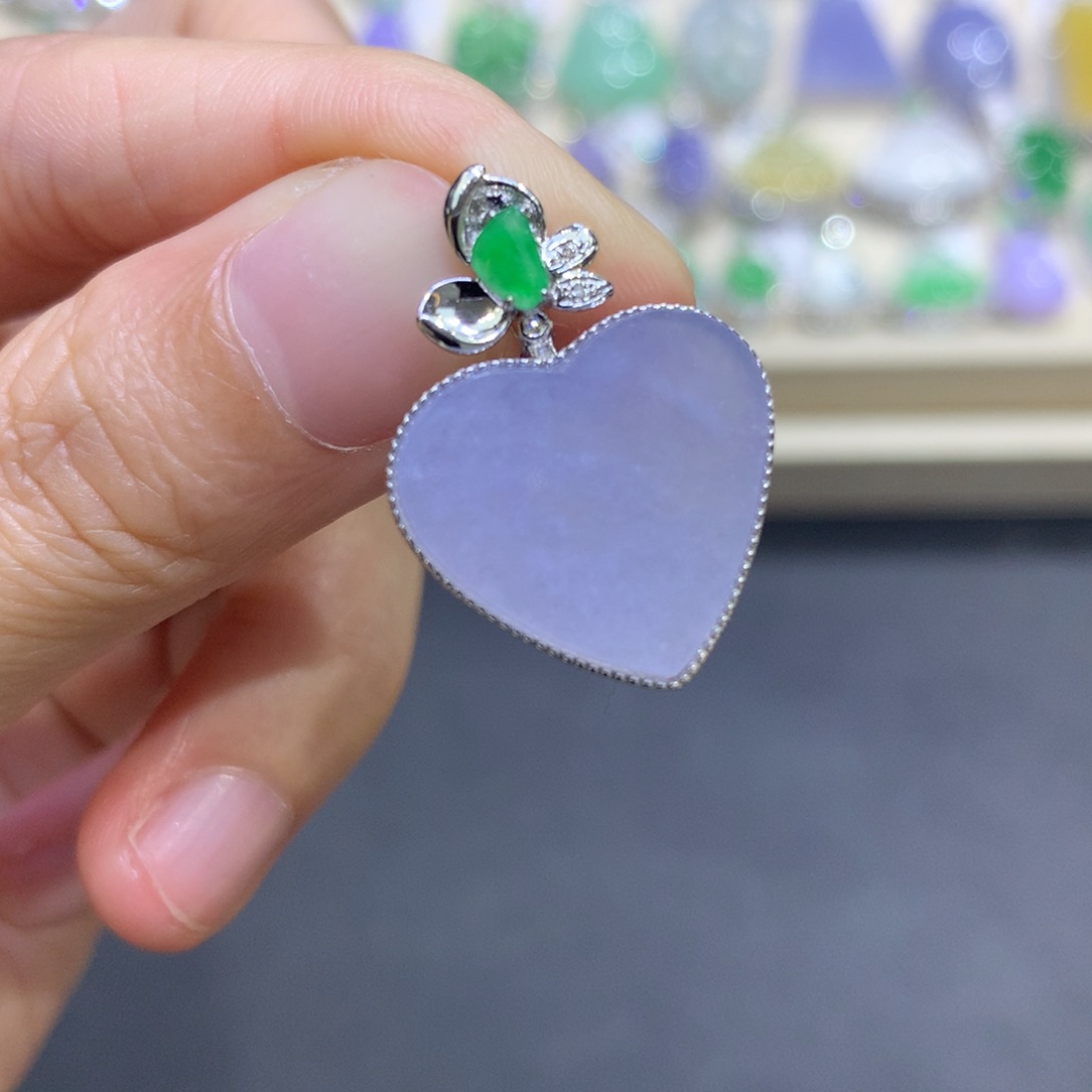 翡翠18K金镶嵌颈饰翡翠