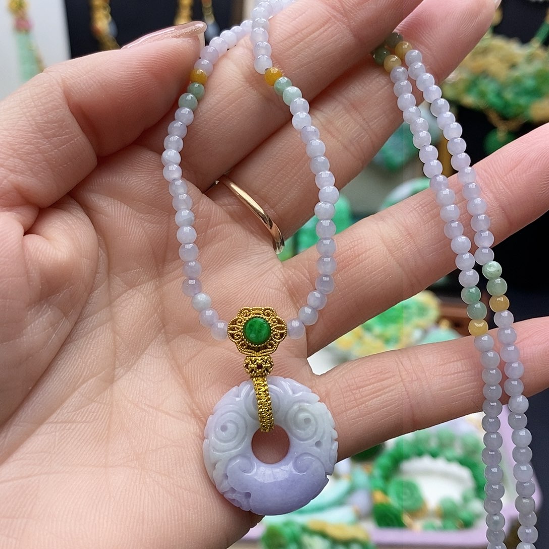 翡翠颈饰未镶嵌天然