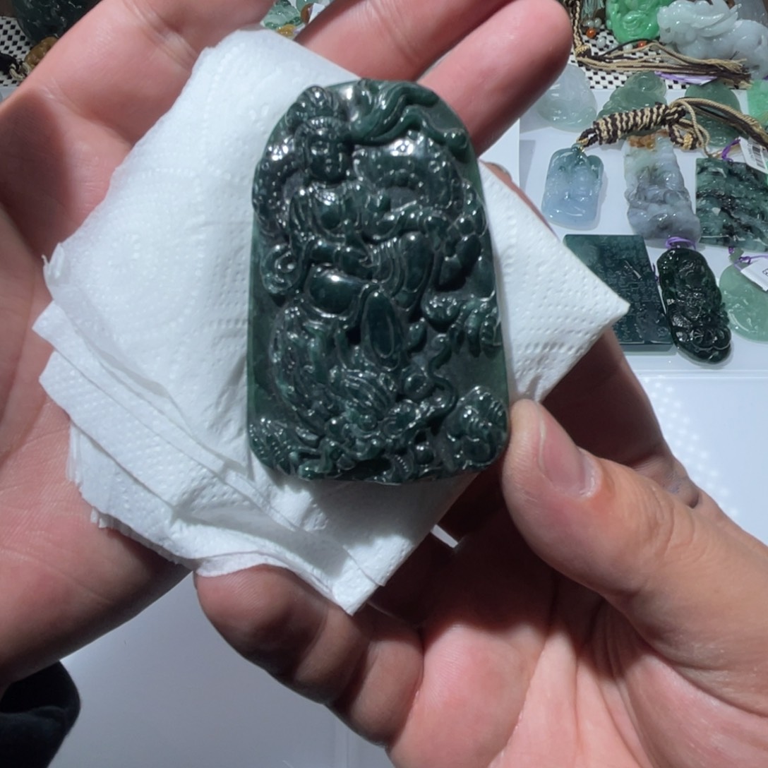 翡翠颈饰未镶嵌天然