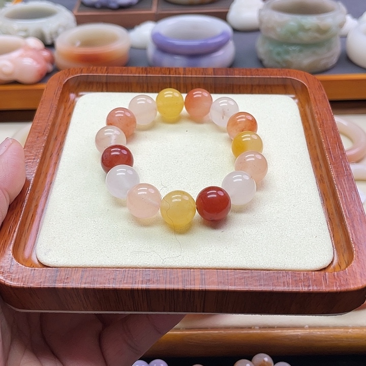 未镶嵌手镯石英质玉