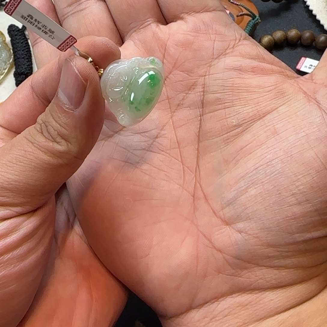 时****翡翠18K金镶嵌颈饰佛公