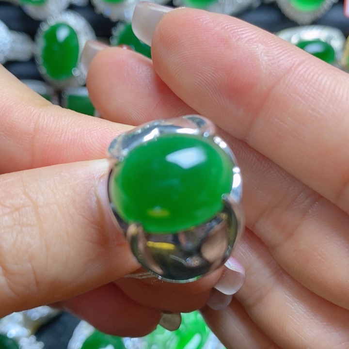 翡翠挂件银S925镶嵌蛋面男戒