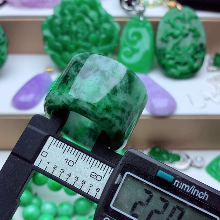 翡翠未镶嵌戒指戒指