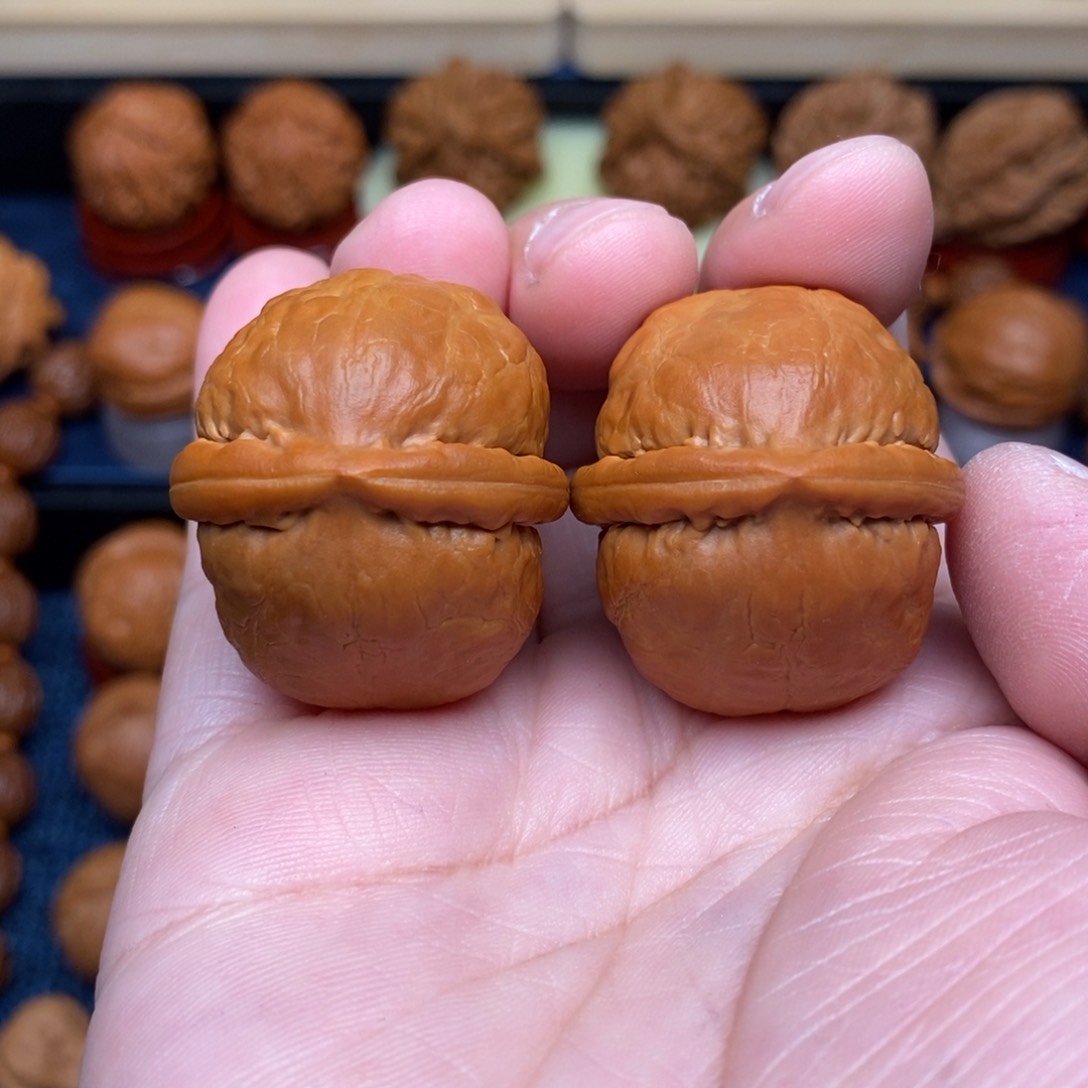 文玩核桃把件手捻精品龙胆