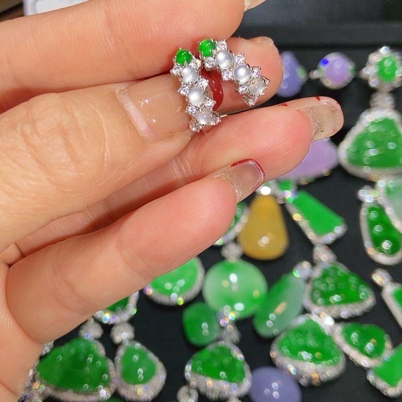 【闪购商品】翡翠耳饰未镶嵌天然翡翠