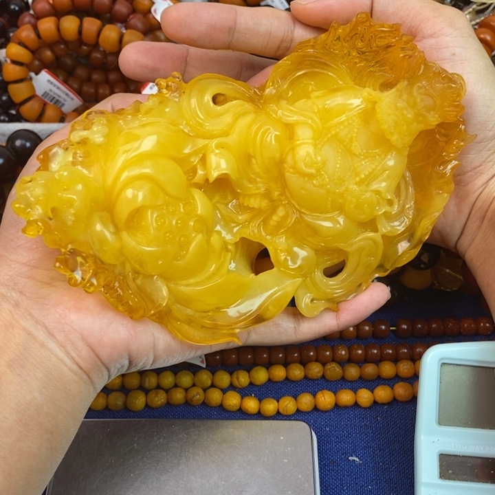 琥珀未镶嵌珠宝奇石