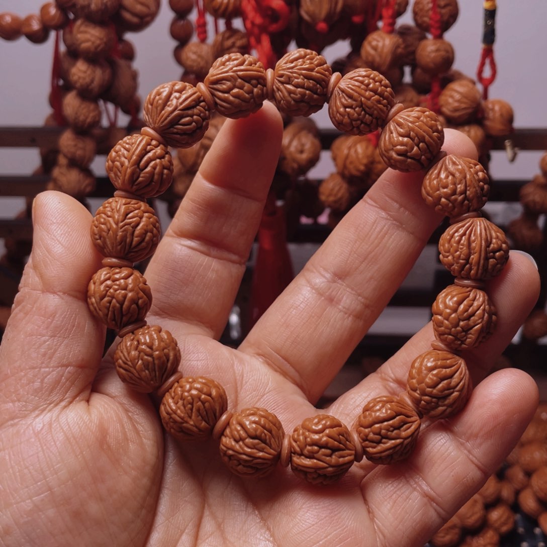 木质类龙纹桃枭手串