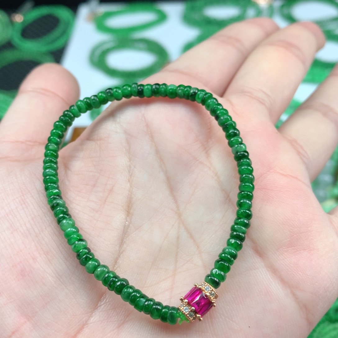 翡翠手链未镶嵌翡翠