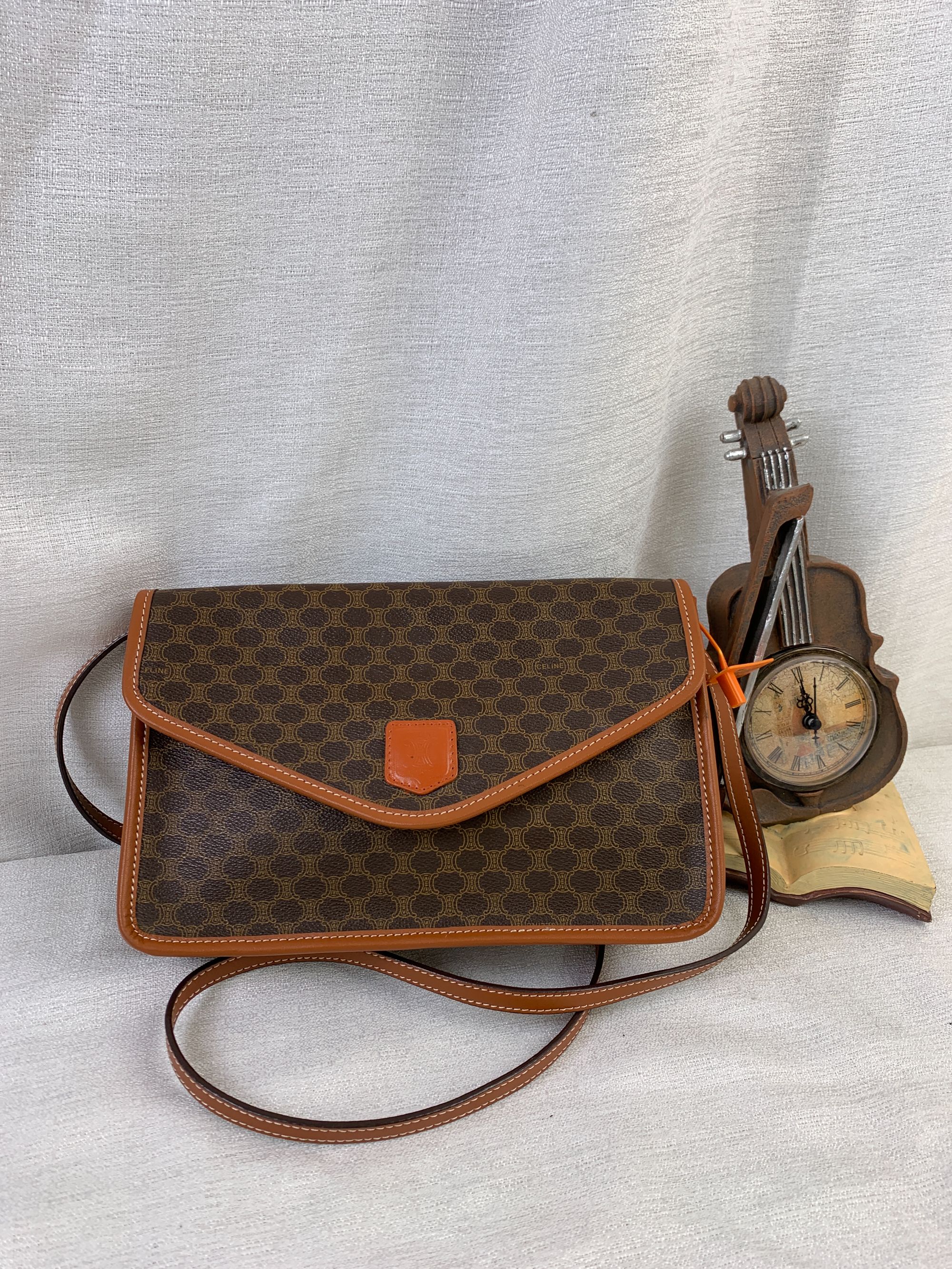 修复品Celine/思琳信封斜跨包/EE06510457/0457