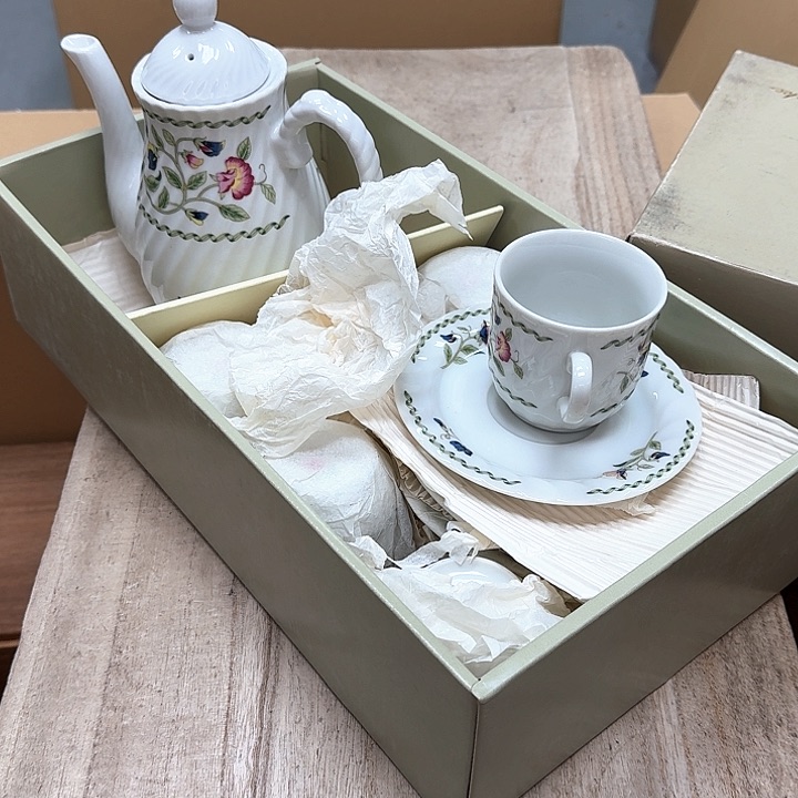 瓷片噗哈哈哈哈哈哈哈哈哈哈