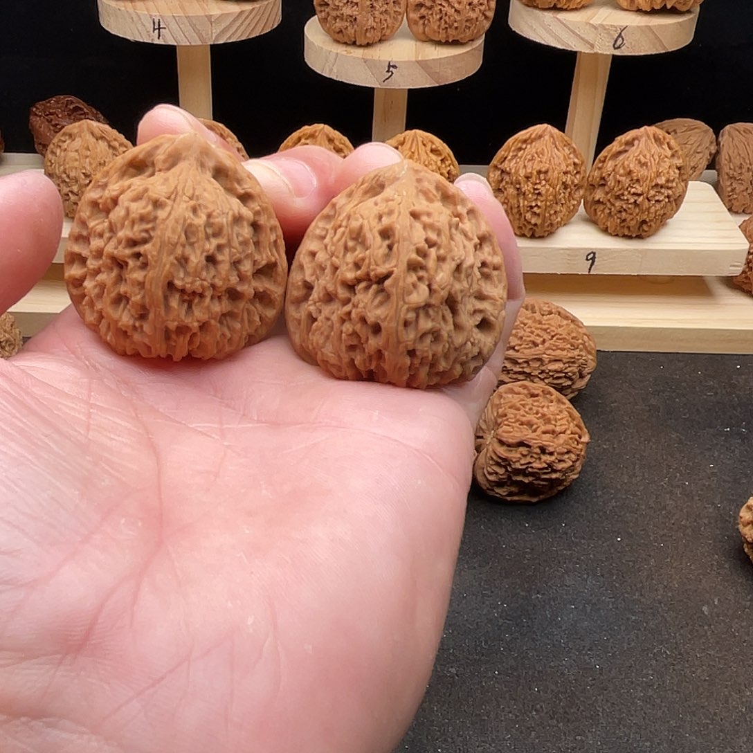 白***纸文玩核桃吊坠南疆39蚂蚁拉丝