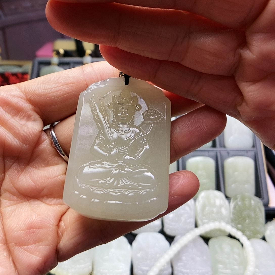 和田玉颈饰未镶嵌小*