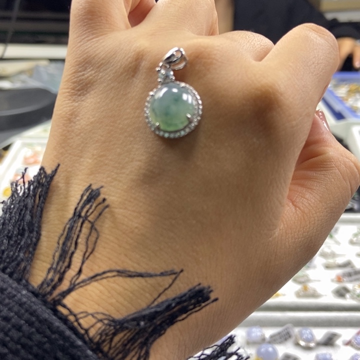 翡翠颈饰银S925镶嵌吊坠