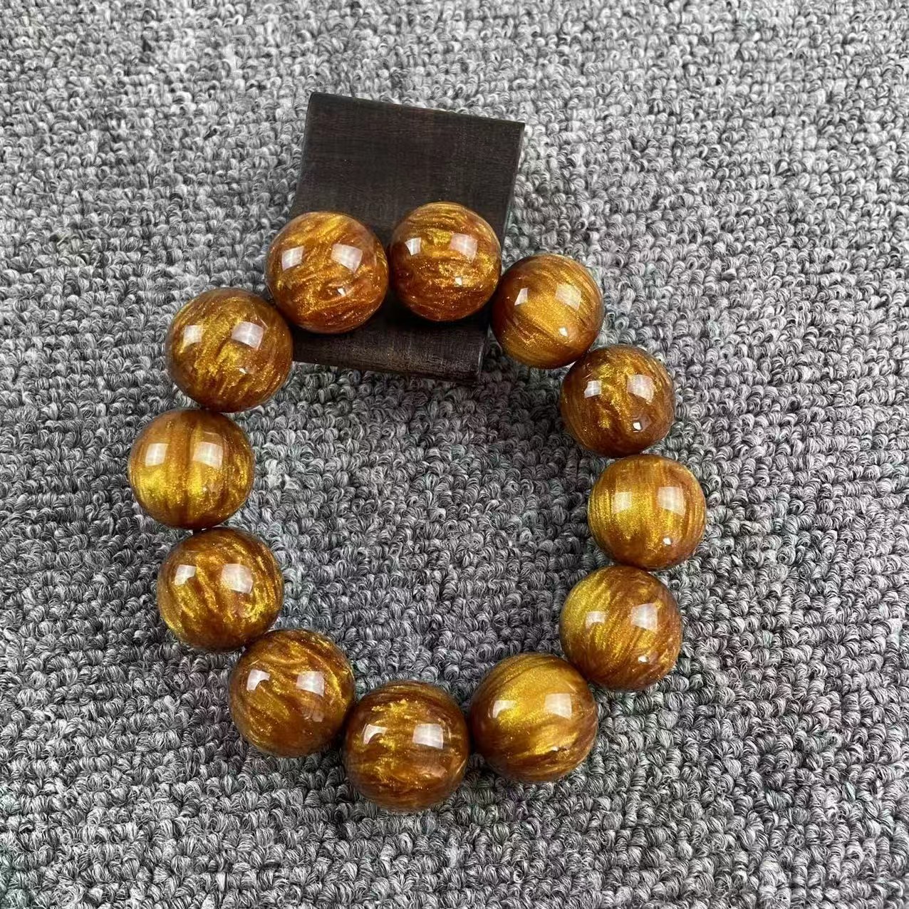 树脂手链 精致美观适合佩戴  金丝海柳手串