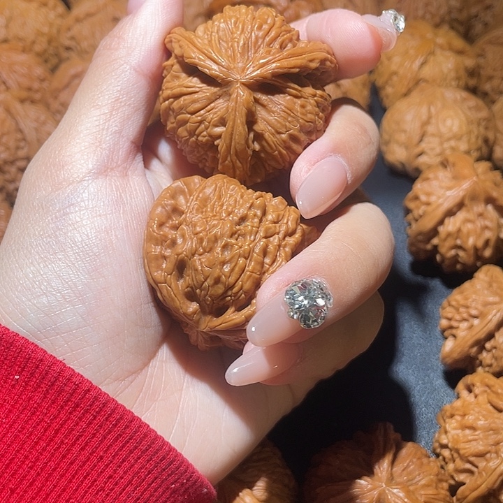 l***g吊坠文玩核桃小妹三棱