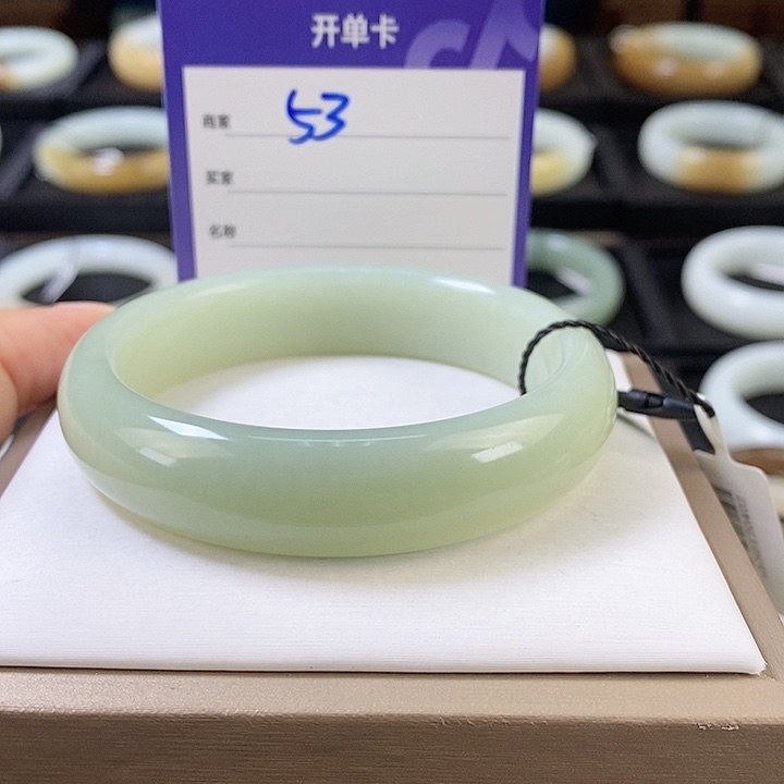 未镶嵌手镯和田玉大*