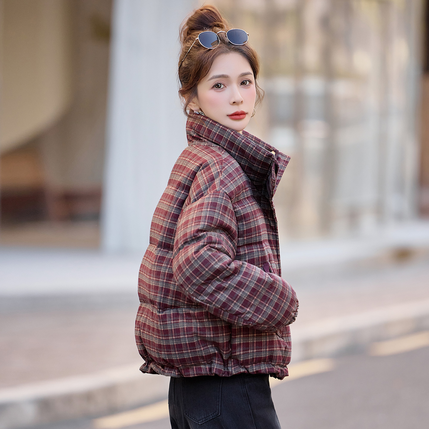 超好看羽绒服女短款2025冬季爆款韩版时尚百搭洋气显瘦白鸭绒外套