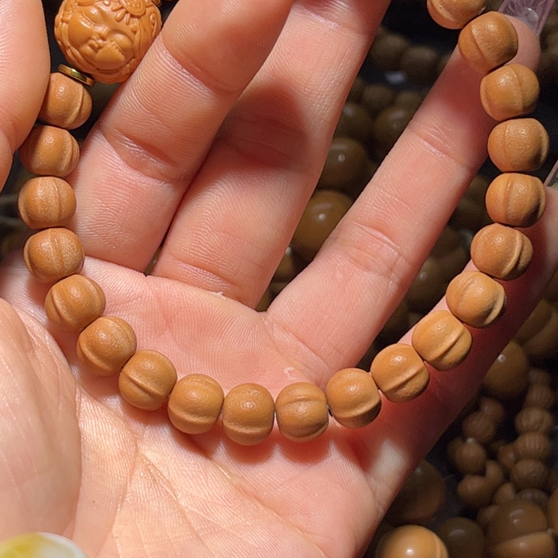 *****吊坠猴头核桃9+素桔皮四花鲨鱼背手串全品无瑕无药